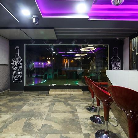 Hotel Madhushrie Агра Экстерьер фото