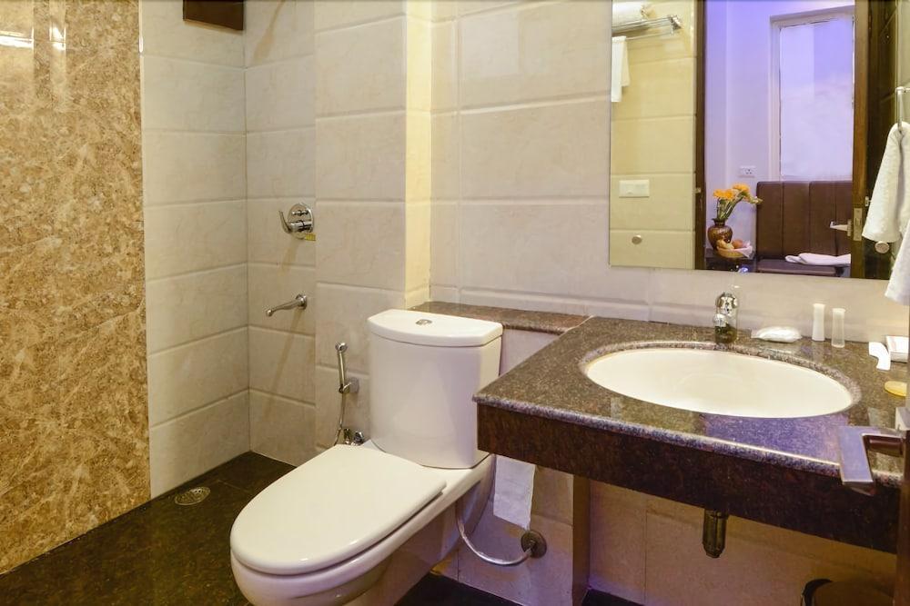 Hotel Madhushrie Агра Экстерьер фото