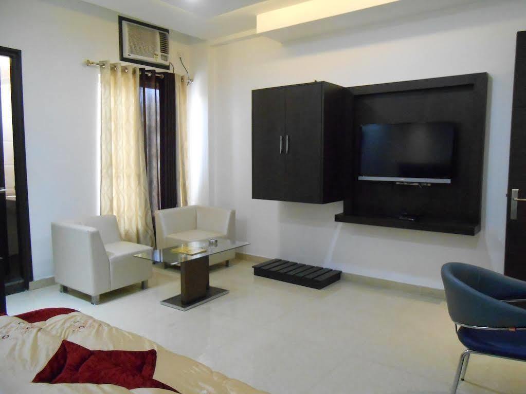 Hotel Madhushrie Агра Экстерьер фото