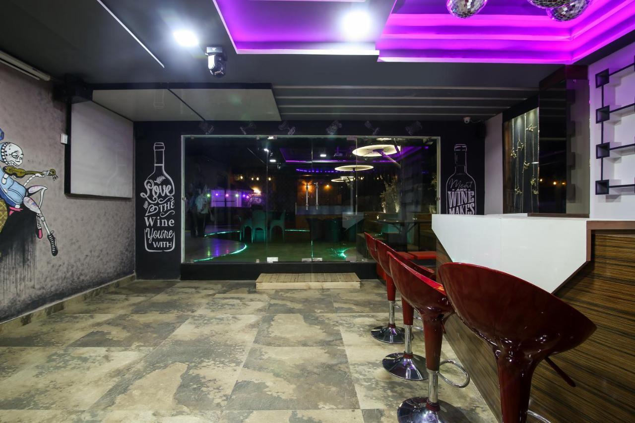 Hotel Madhushrie Агра Экстерьер фото