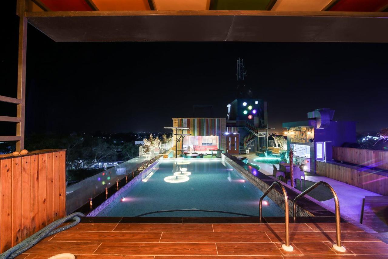 Hotel Madhushrie Агра Экстерьер фото